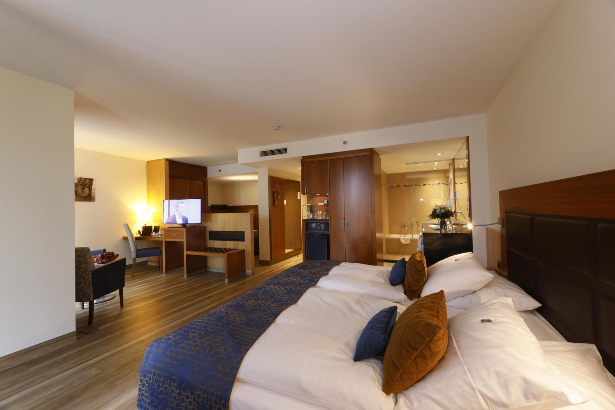 เฟฟเวอริต พาร์คโฮเทล Hotel ไมนซ์ ภายนอก รูปภาพ