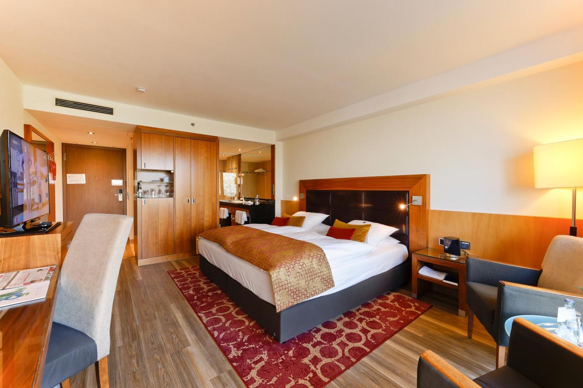 เฟฟเวอริต พาร์คโฮเทล Hotel ไมนซ์ ภายนอก รูปภาพ